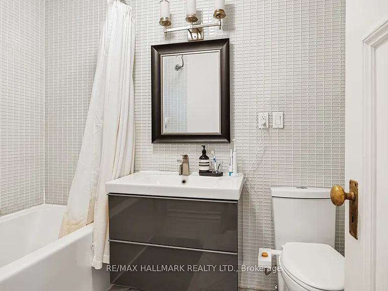 344 Palmerston Blvd #MAIN — Photo 19