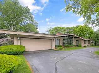 3016 E Lake Dr S, Elkhart, IN 46514