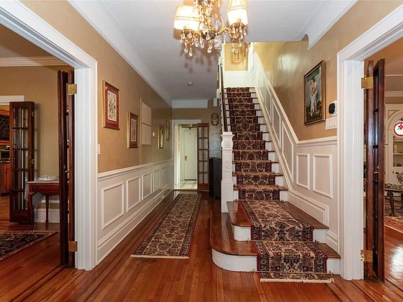 3rd image of 181 S Park Ave