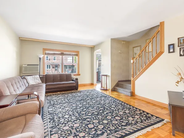 7003 165th St, Fresh Meadows, NY 11365