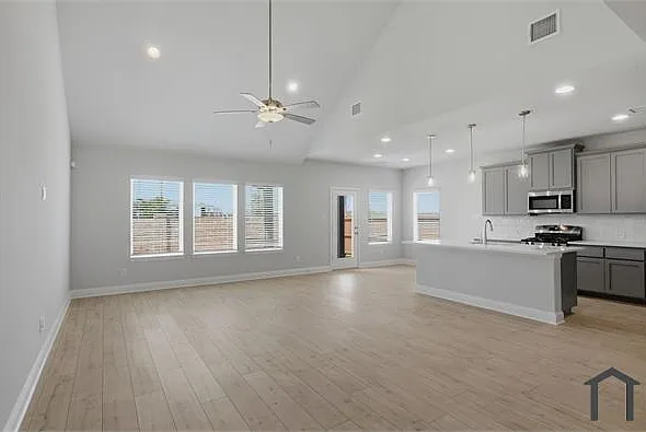 1224 Redcoat Dr — Photo 11