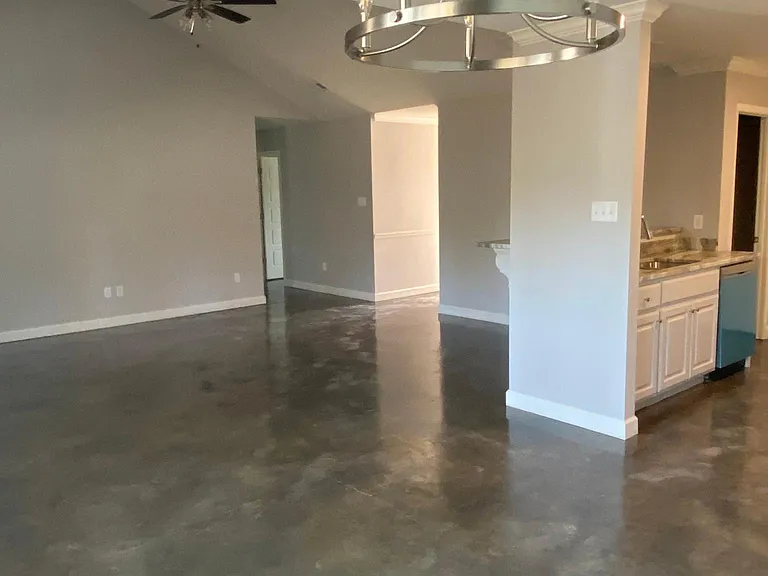 109 Baltusrol Dr — Photo 3