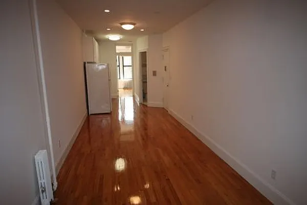 Rented by Metropolitan Realty | media 9