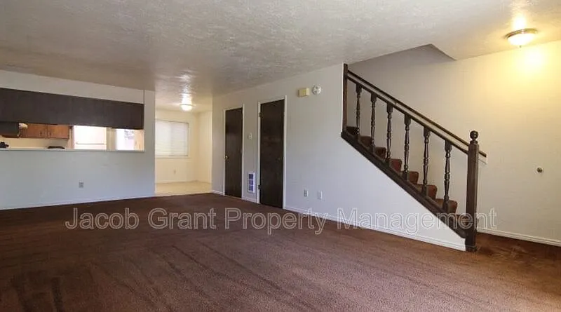 Building Photo - 725 Whittier St