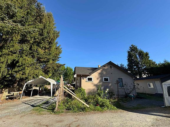 4th image of 2127 King George Blvd