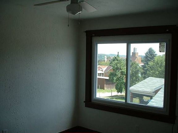  Second floor bedroom