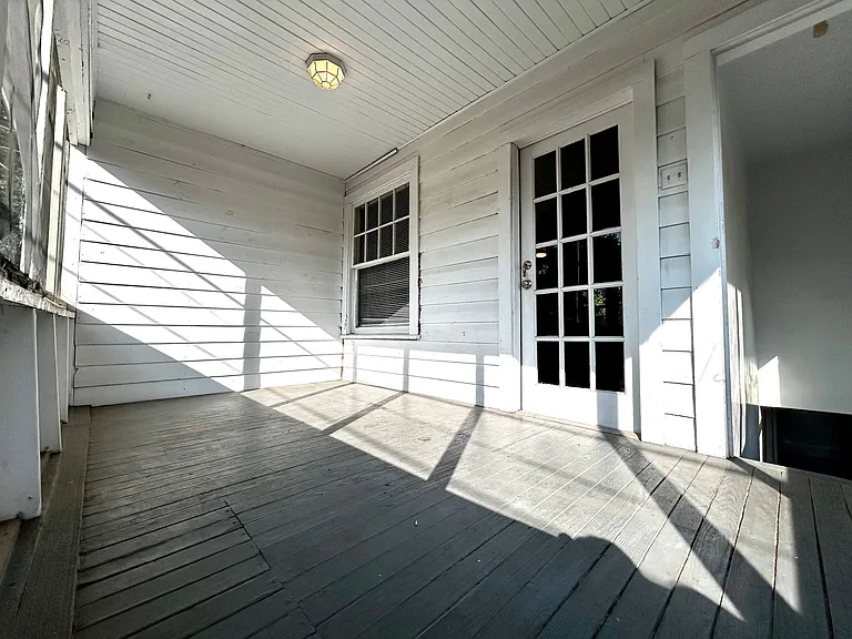 1305 Lorrain St #C — Photo 2