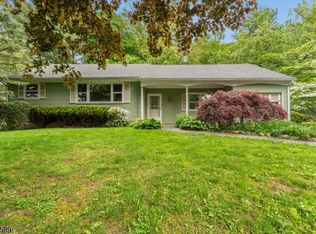 19 Hillside Dr, Clinton Town, NJ 08809