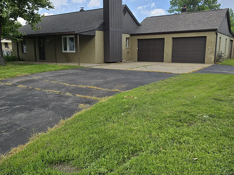 7205 Rogers St — Photo 1