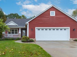 268 Laura Ln, Linden, MI 48451