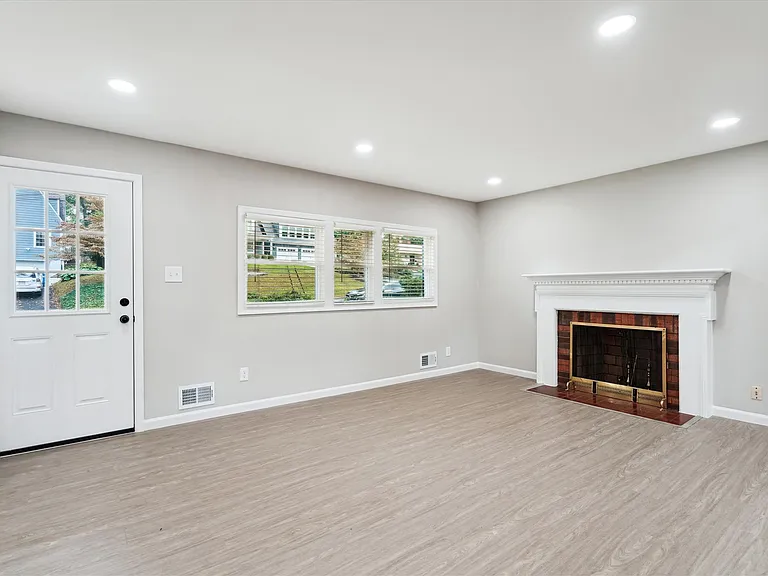 2226 Westwood Pl — Photo 7