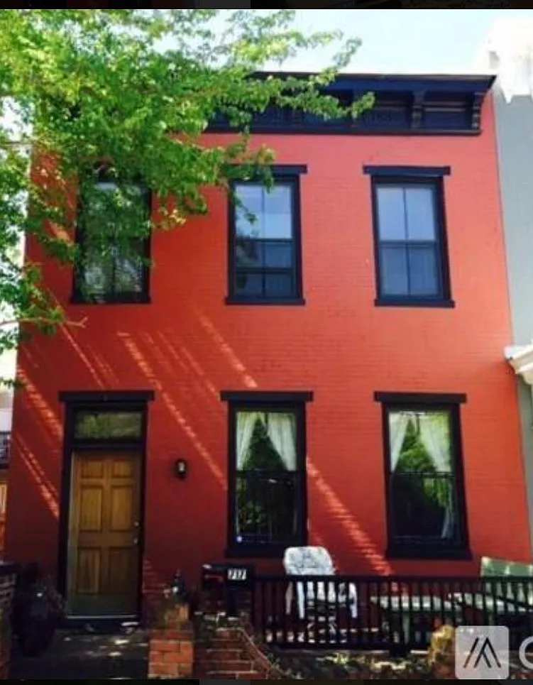 717 W Clay Street — Photo 1
