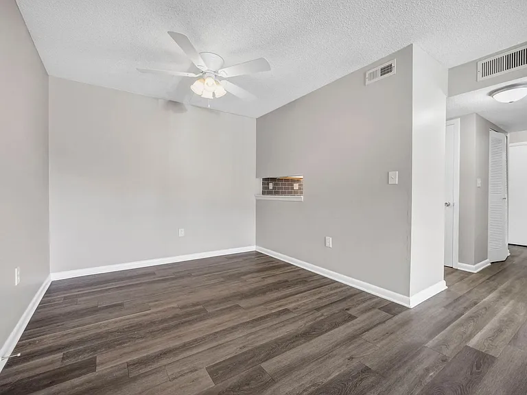 Bentree Apartments — Photo 34
