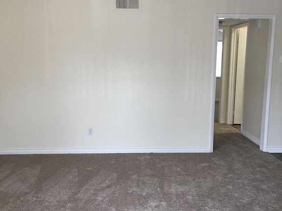 4th image of 390 S Mollison Ave #11