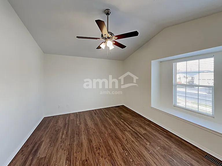 1470 S 1525 W — Photo 7
