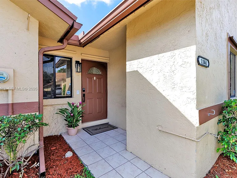 11061 NW 38th Pl — Photo 3