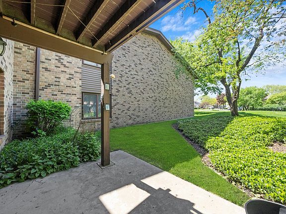 3rd image of 1118 E Randville Dr Unit 106B
