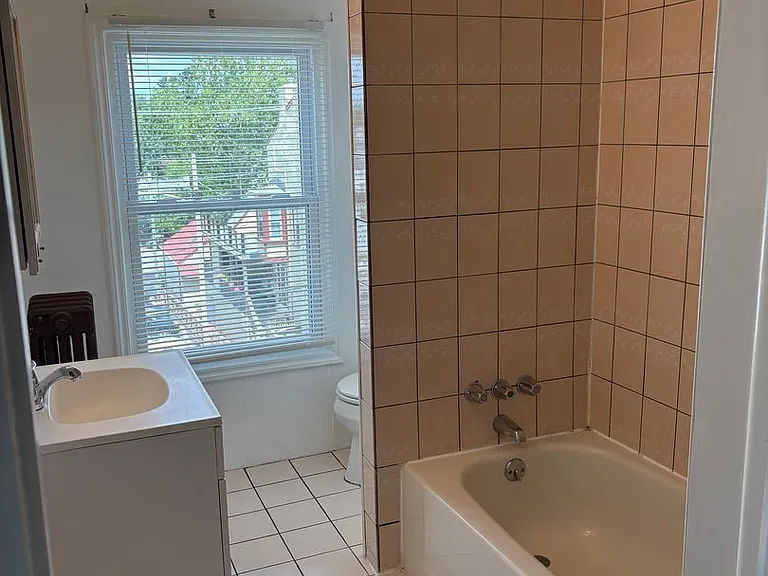 134 W Chestnut St — Photo 11