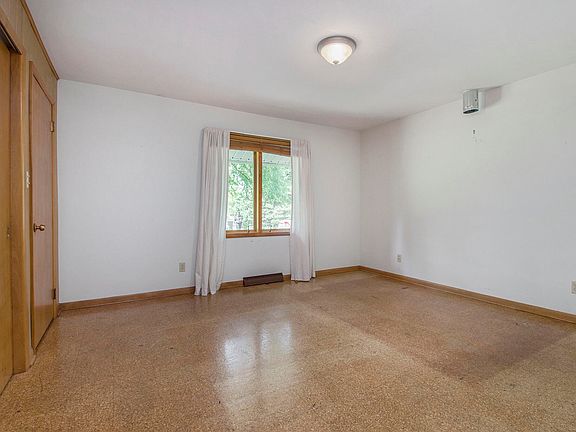 4th image of 12276 Fort Custer Dr