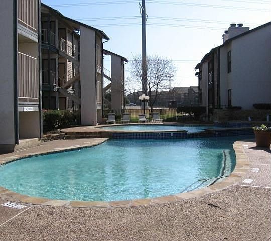 2nd image of 4004 Block Dr