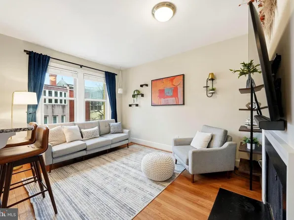 18 9th St NE APT 305, Washington, DC 20002