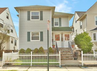 22 Jackson St, New Rochelle, NY 10801