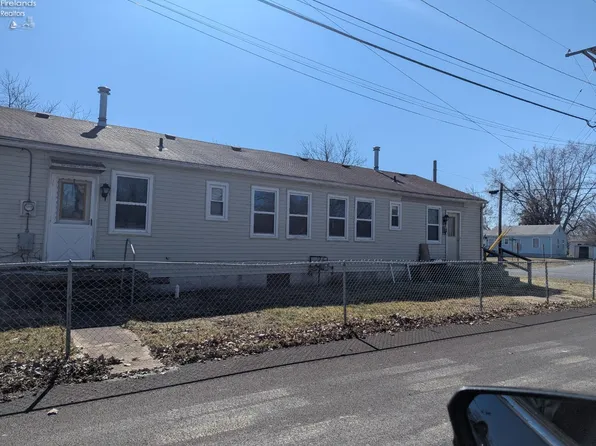 408 Erie Ct, Pt Clinton, OH 43452