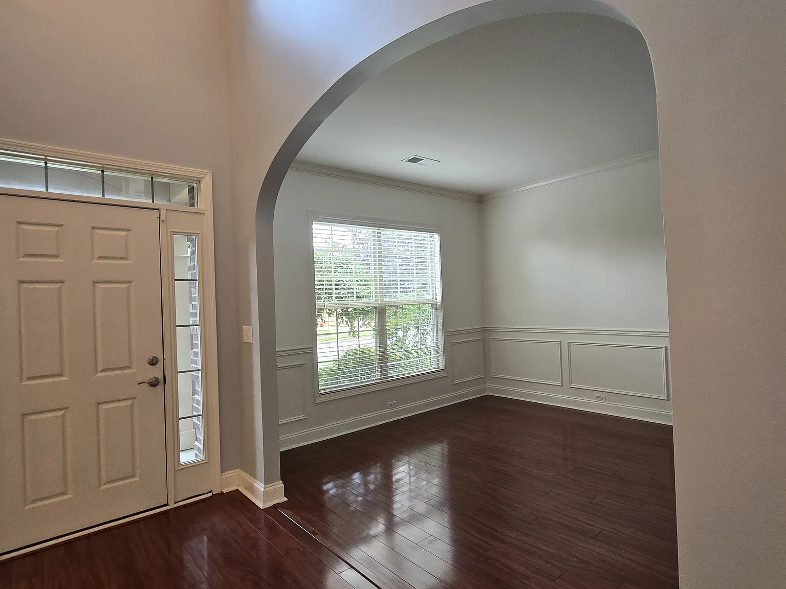 5 bed, 3547 sqft, $3,250 — Photo 3