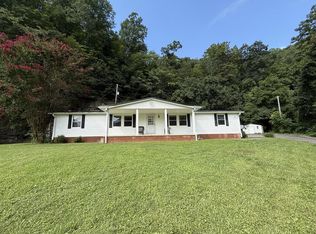 678 Ratliff Branch Rd, Pikeville, KY 41501