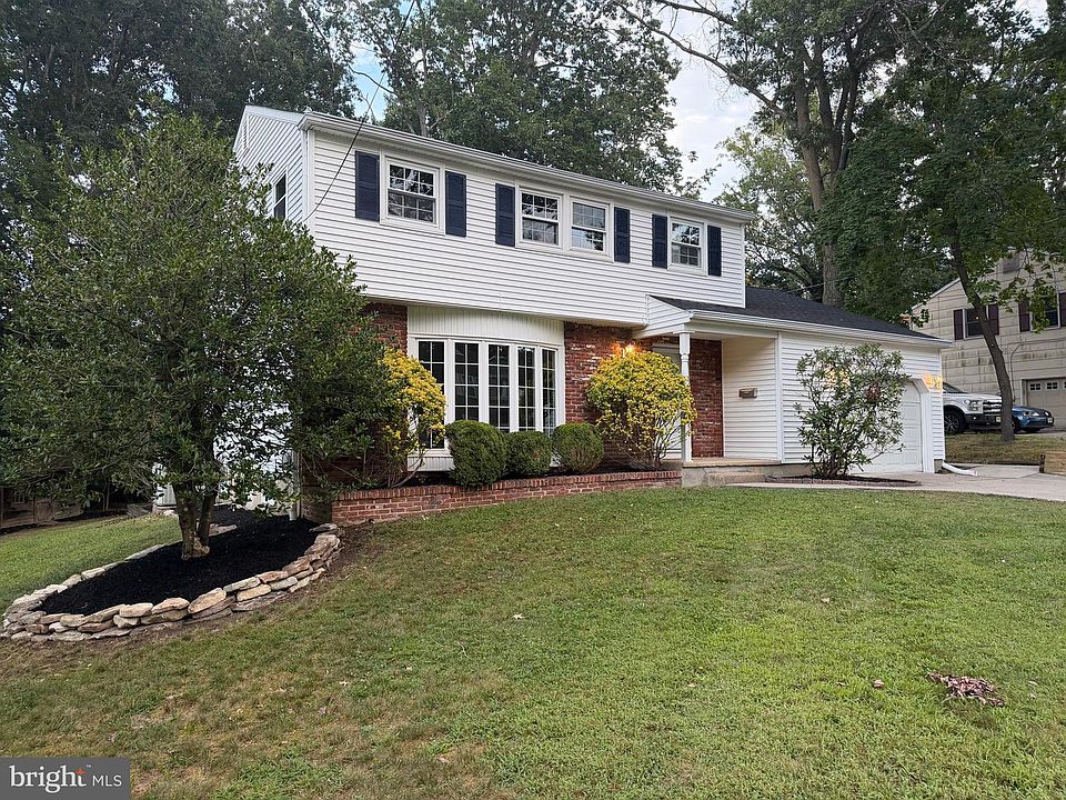 1st image of 11 Silver Birch Rd