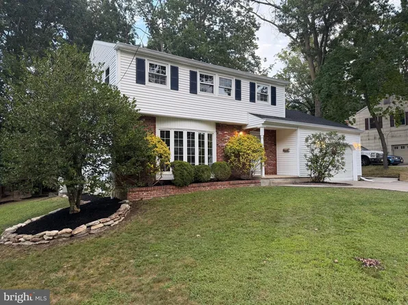 11 Silver Birch Rd, Turnersville, NJ 08012