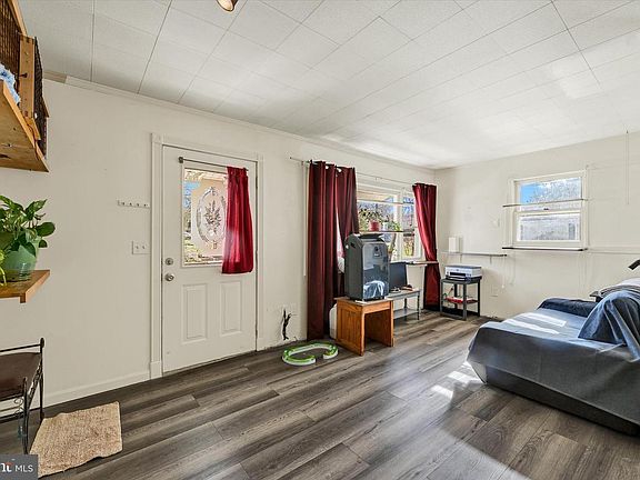 5th image of 2108 Moorland Dr