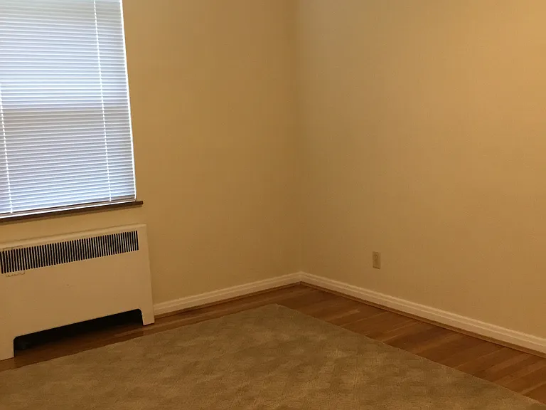 3921 Saint James Ave #1 — Photo 10