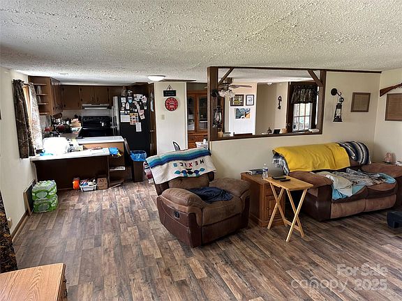 3rd image of 1514 N Piedmont Ave