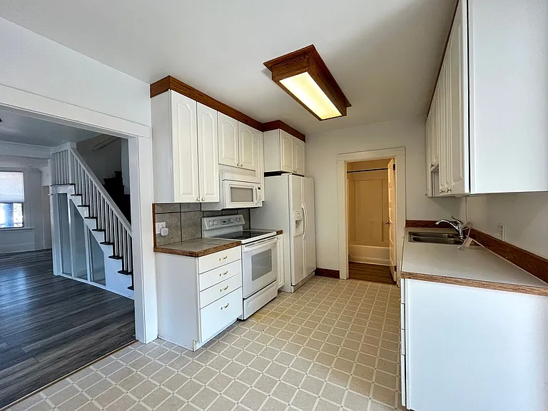 304 S Anderson St — Photo 14