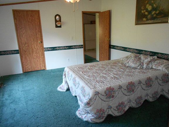 4th image of 733 Richardson Ave