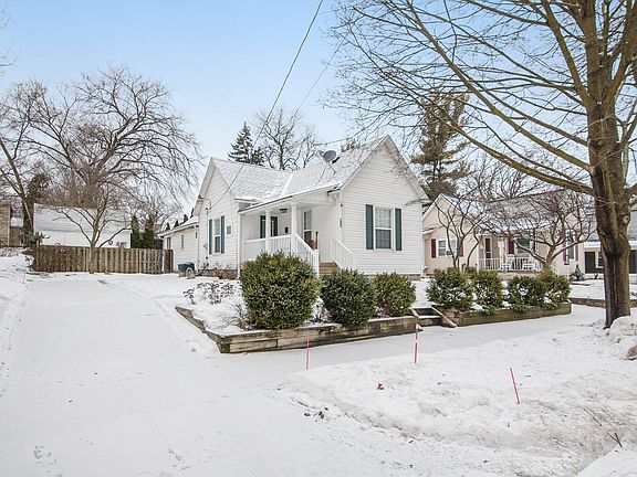 2nd image of 625 Harlan Ave NE