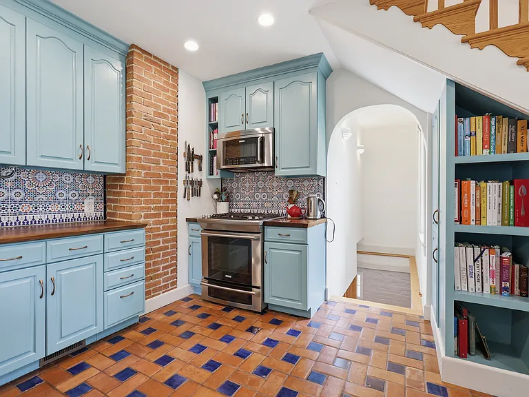 1008 Shepherd St NE — Photo 7