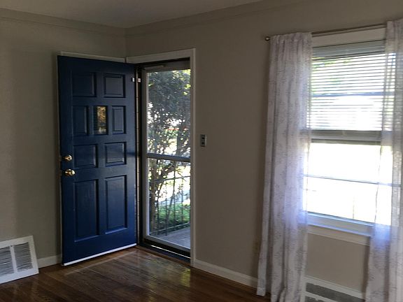 2nd image of 1556 Chapin Ave