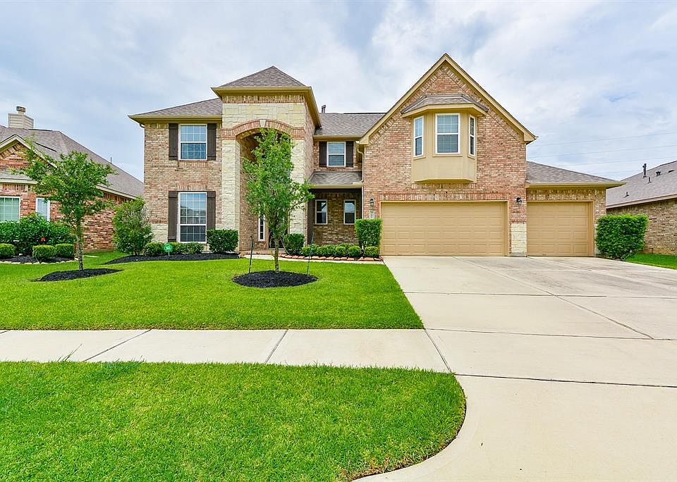1st image of 31806 Sydney Creek Dr