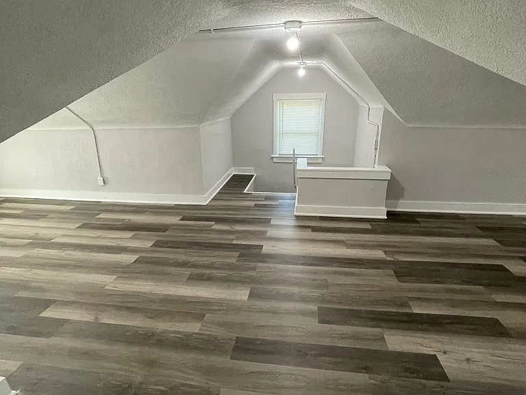 4221 Chestnut Ave — Photo 32