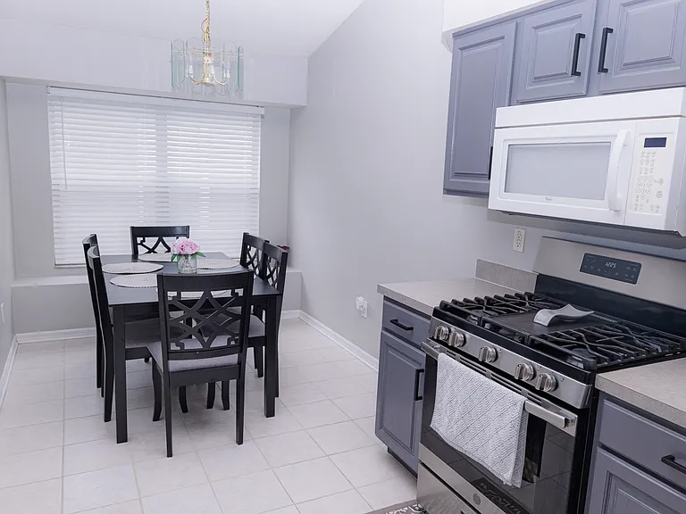 1637 Maximilian Dr — Photo 15