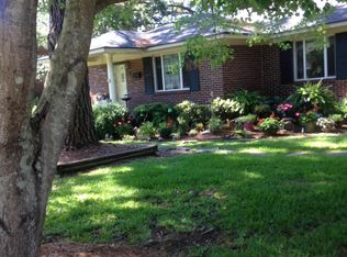 16 Charlestowne Rd, Charleston, SC 29407