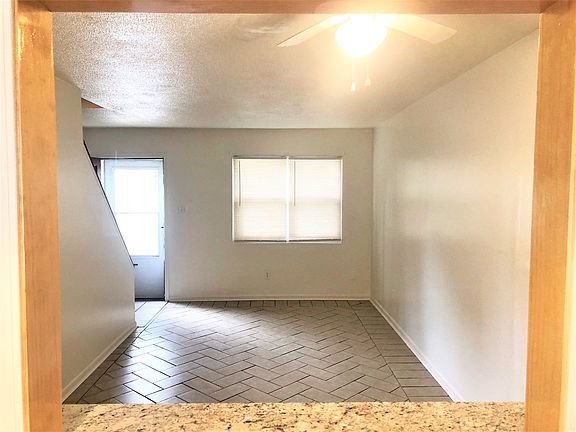3rd image of 940 Runyon Rd #818