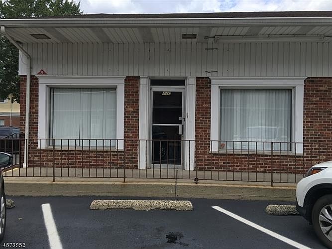 1st image of 710 Somerset St
