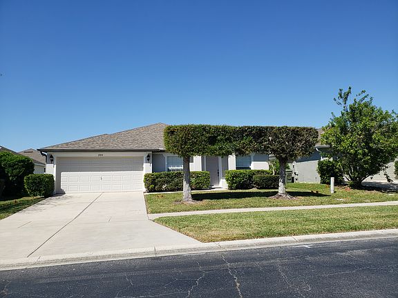 3rd image of 2914 White Cedar Cir