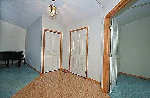 3rd image of 1407 Colony Dr