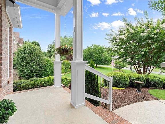 5th image of 242 Lingefelt Ln