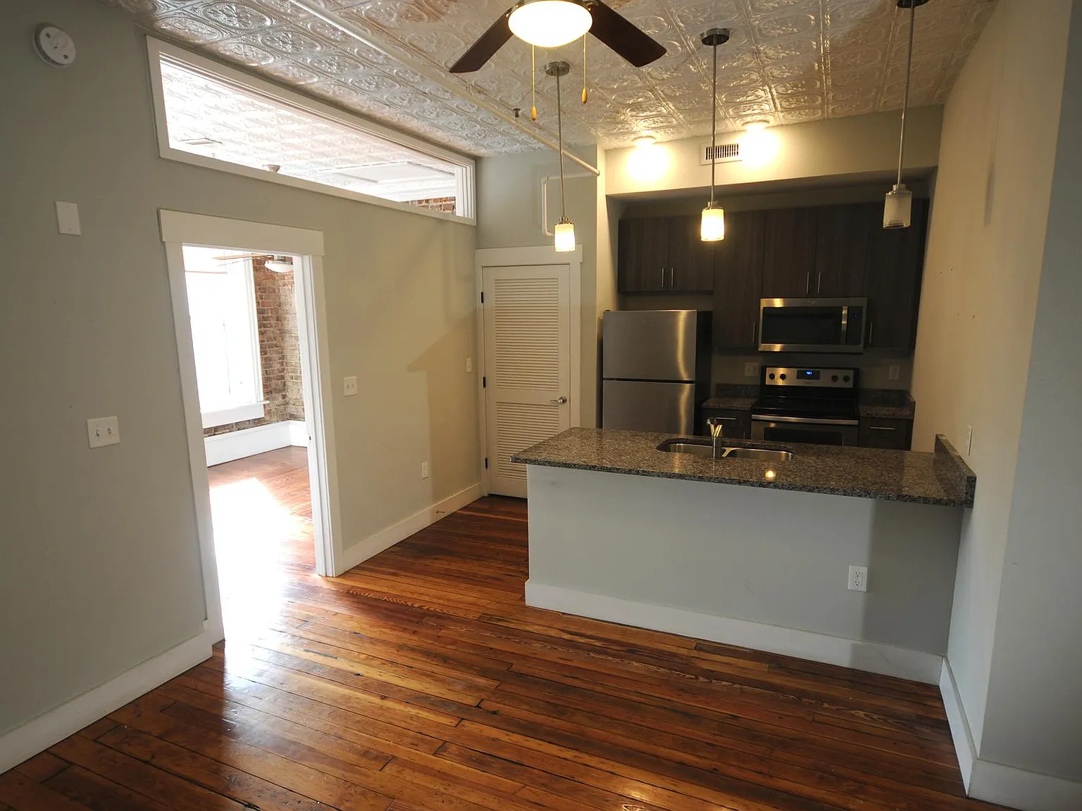 117 W Broad St — Photo 3