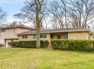 1118 Quassey Ave, Lake Bluff, IL